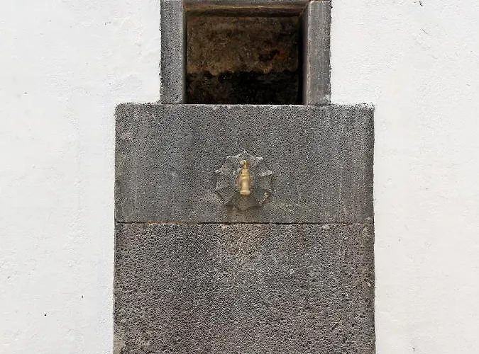 Stone House 게스트하우스 Ponta Delgada